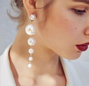 Pearl circle earrings